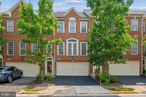 featured image of 8082 Samuel Wallis St