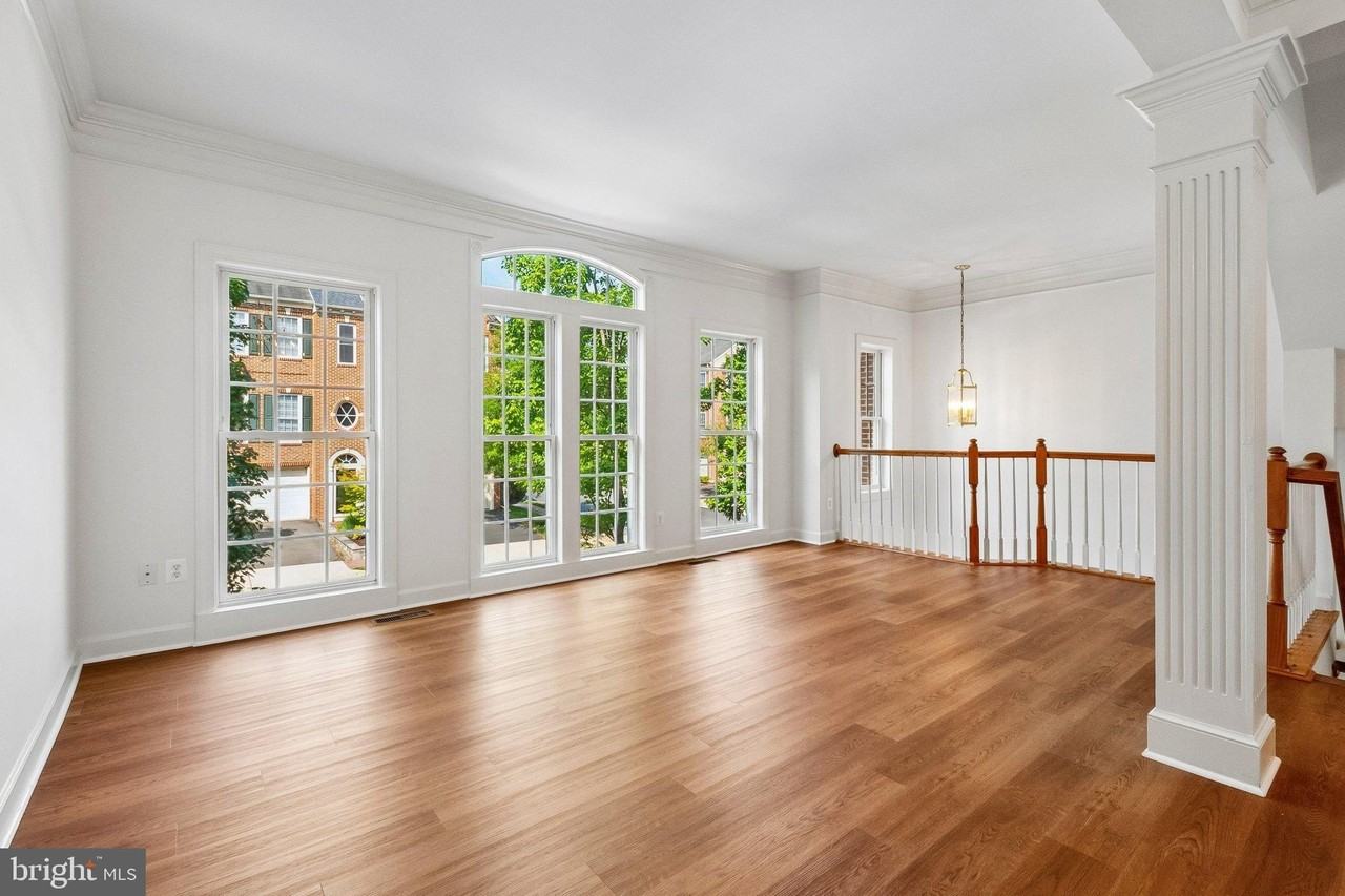 8082 Samuel Wallis St - Photo 5 of 18
