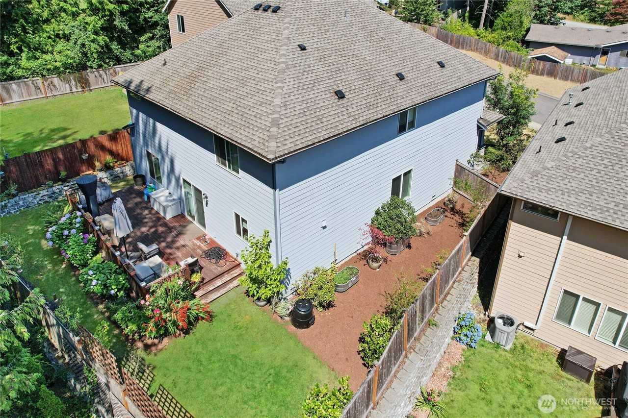 124 147th Pl Se - Photo 3 of 32