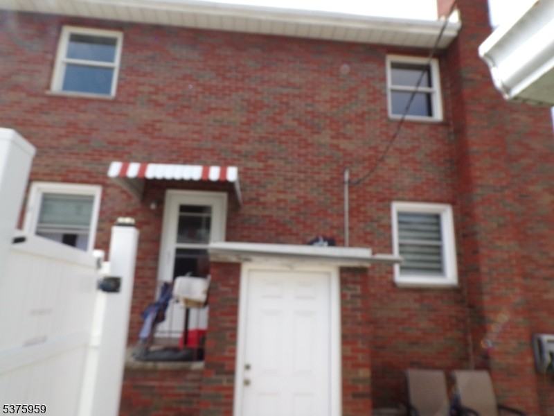 22 John St ##1 - Photo 2 of 17