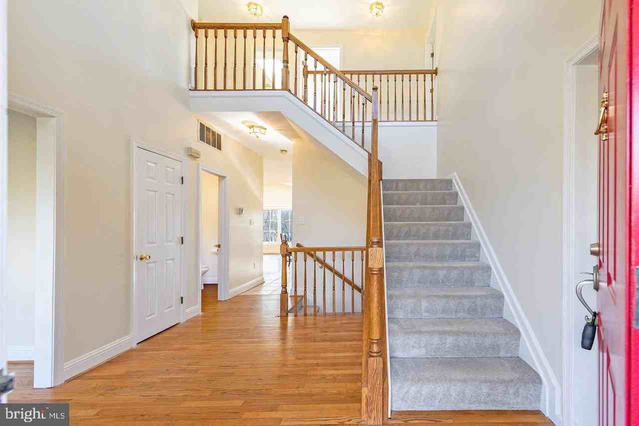36767 Pelham Ct - Photo 3 of 38