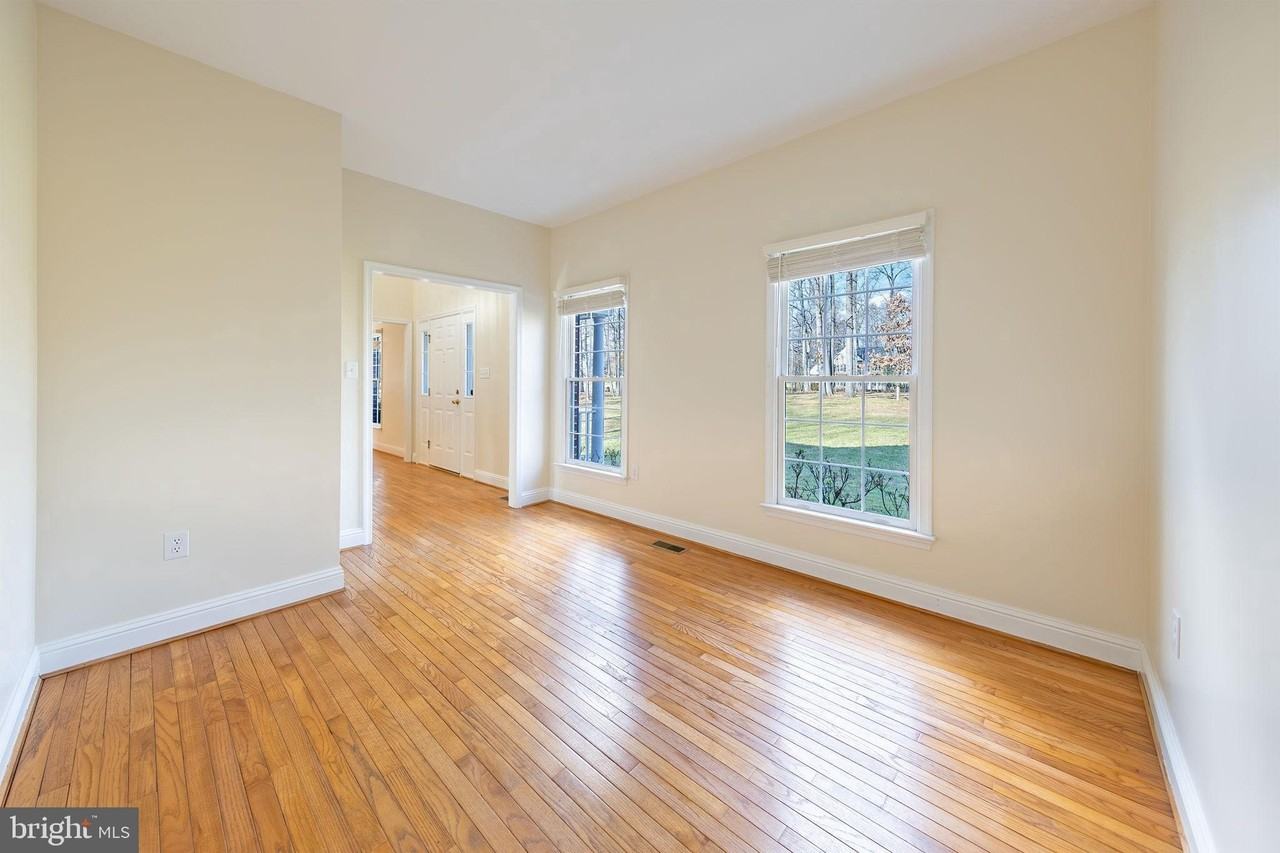 36767 Pelham Ct - Photo 5 of 38