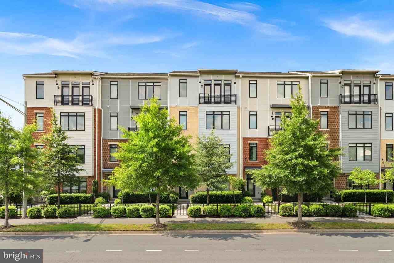 1518 Ribbon Limestone Ter Se - Photo 2 of 43