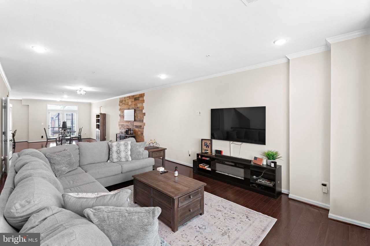 1518 Ribbon Limestone Ter Se - Photo 6 of 43