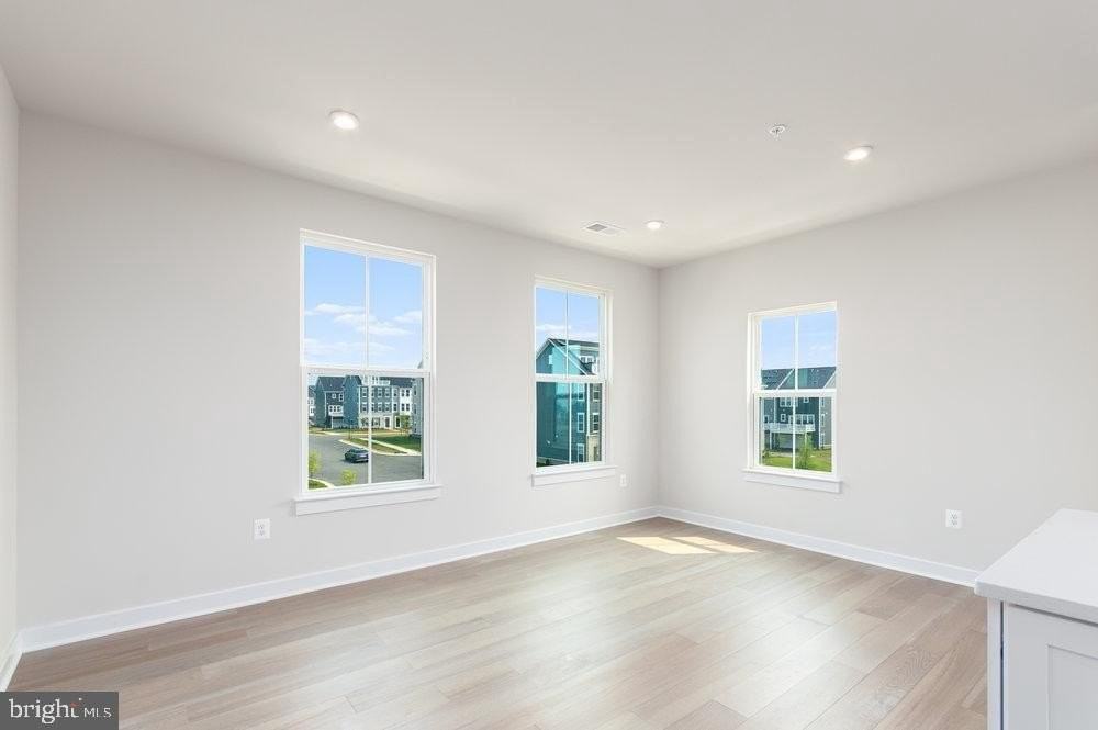 1687 Dunnington Pl - Photo 5 of 27