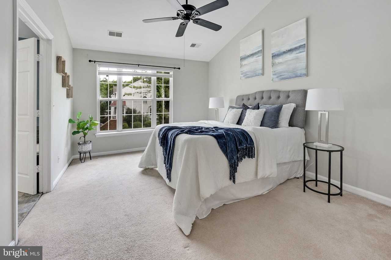 4888 Ebb Tide Ct - Photo 2 of 41