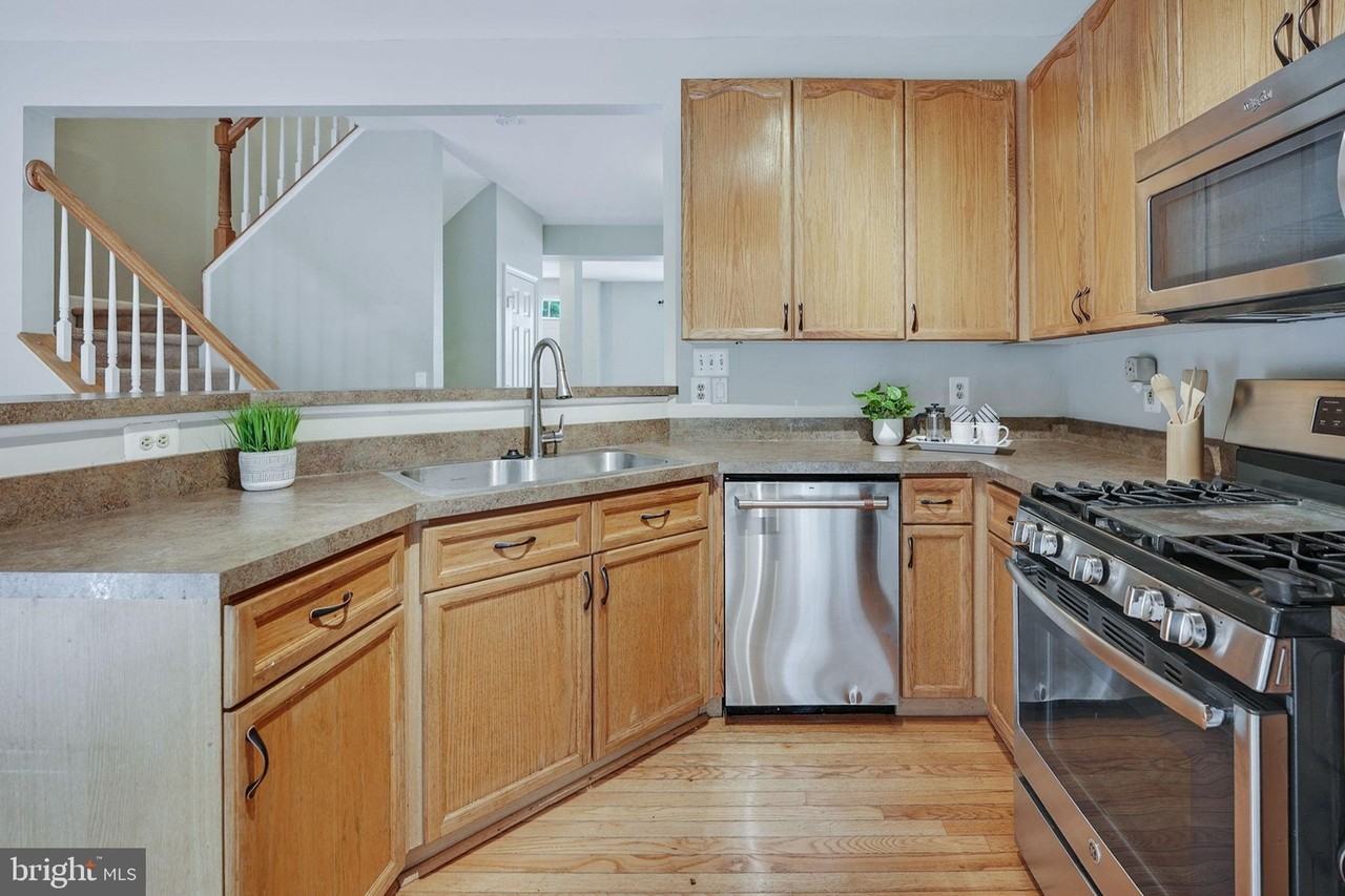 4888 Ebb Tide Ct - Photo 6 of 41