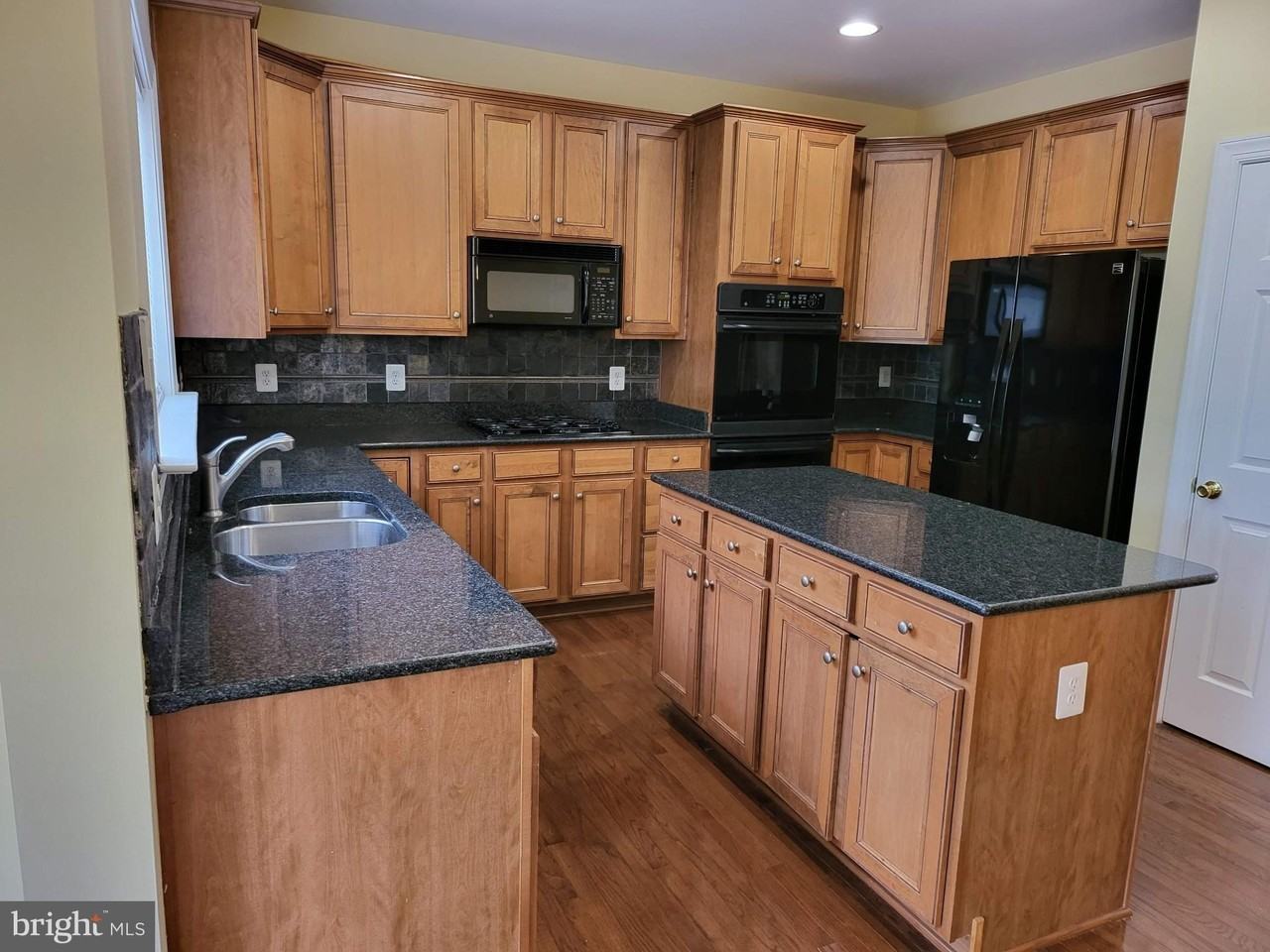 6161 Popes Creek Pl - Photo 4 of 23