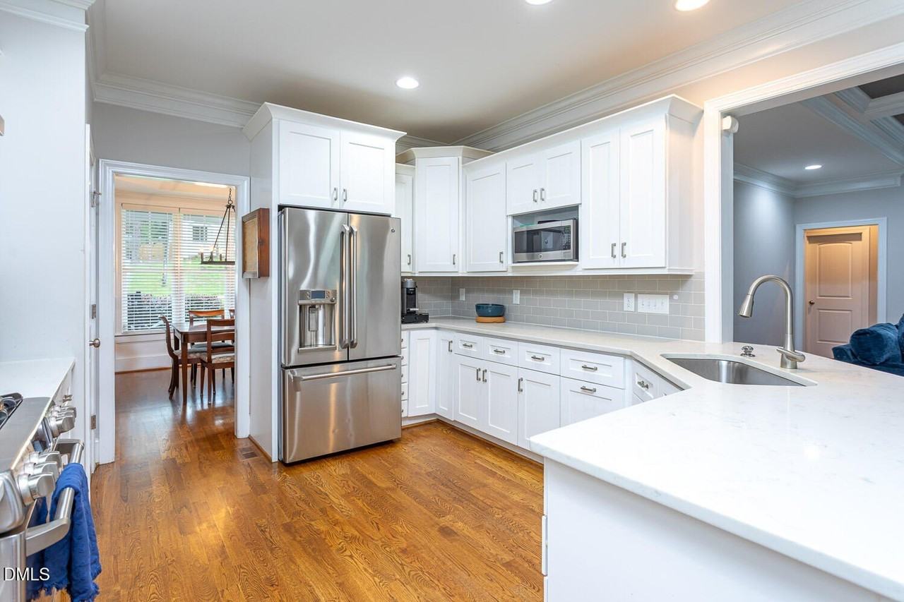 505 Northwood Dr - Photo 4 of 39