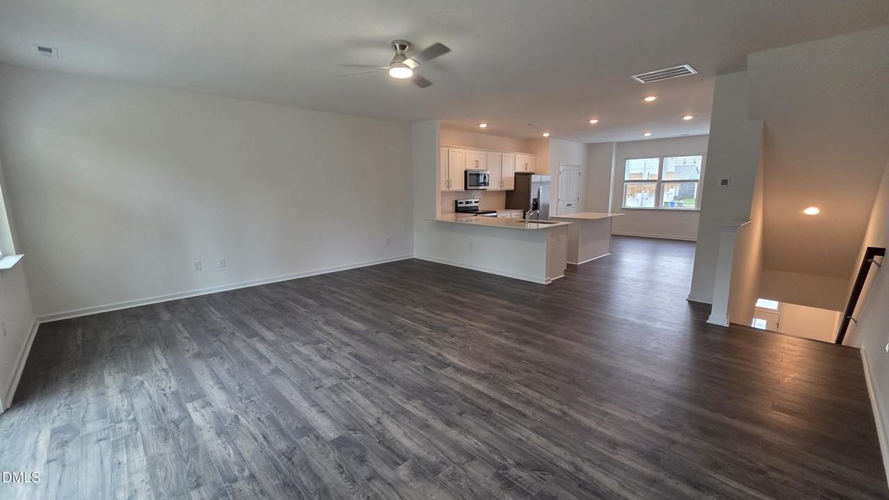 803 Lucky Clover Way - Photo 3 of 20