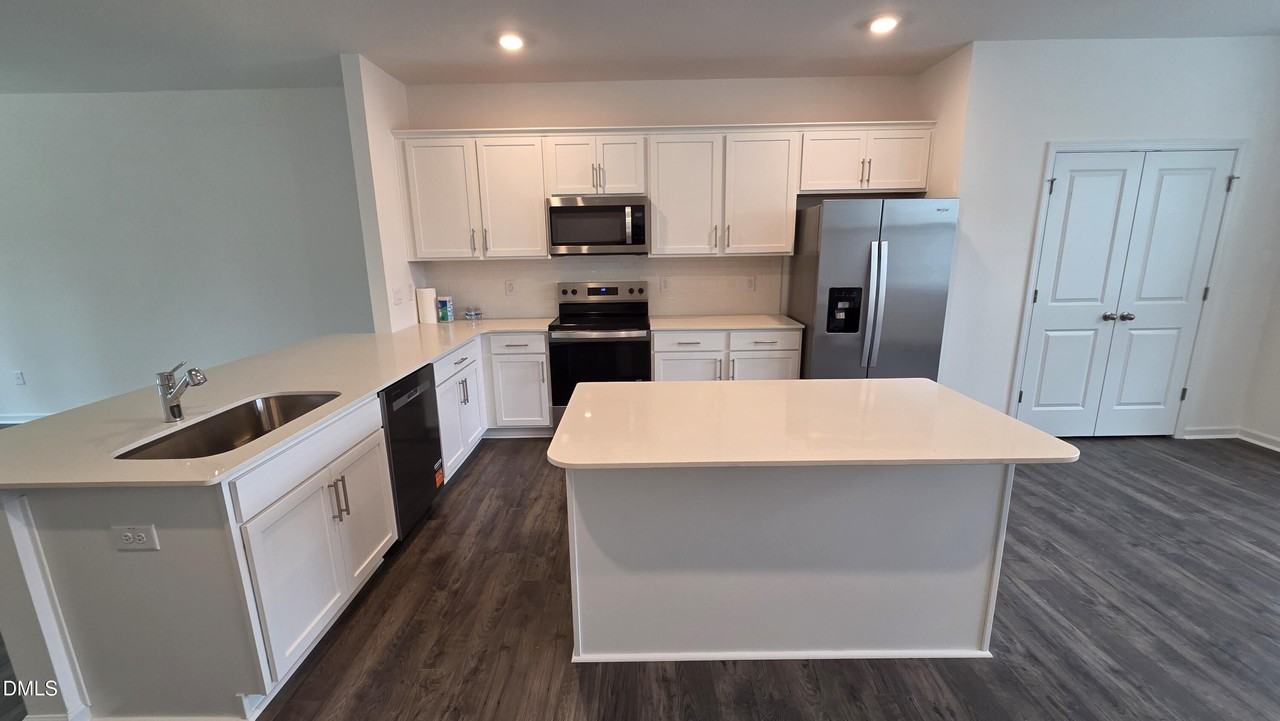 803 Lucky Clover Way - Photo 5 of 20