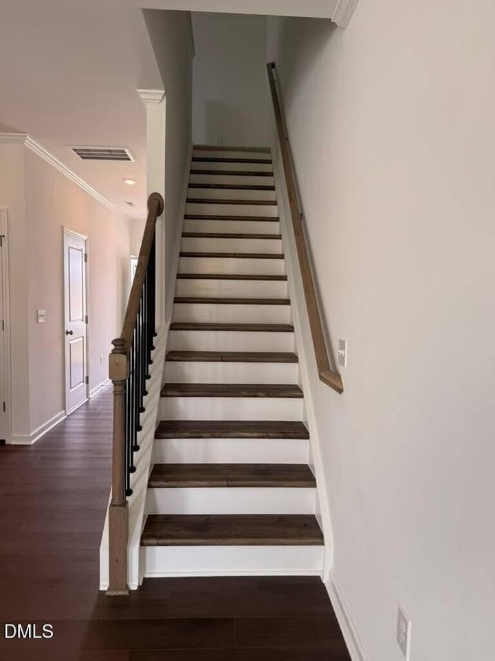 553 Giovanni Dr - Photo 4 of 18