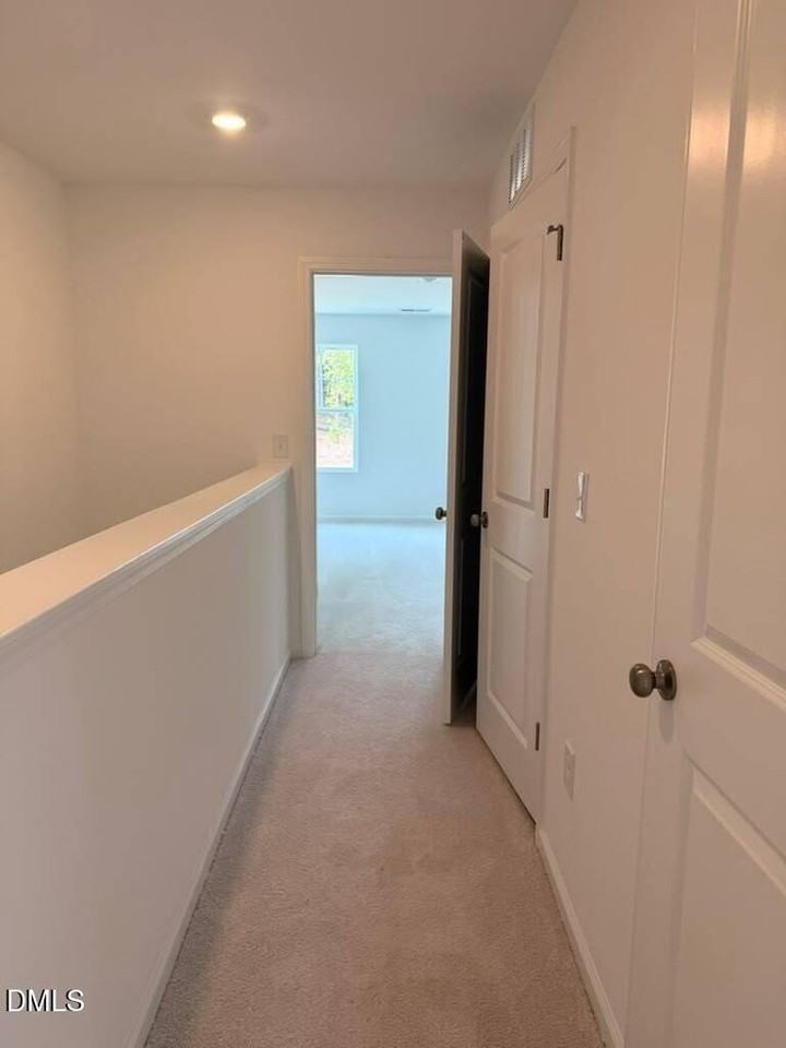 553 Giovanni Dr - Photo 5 of 18