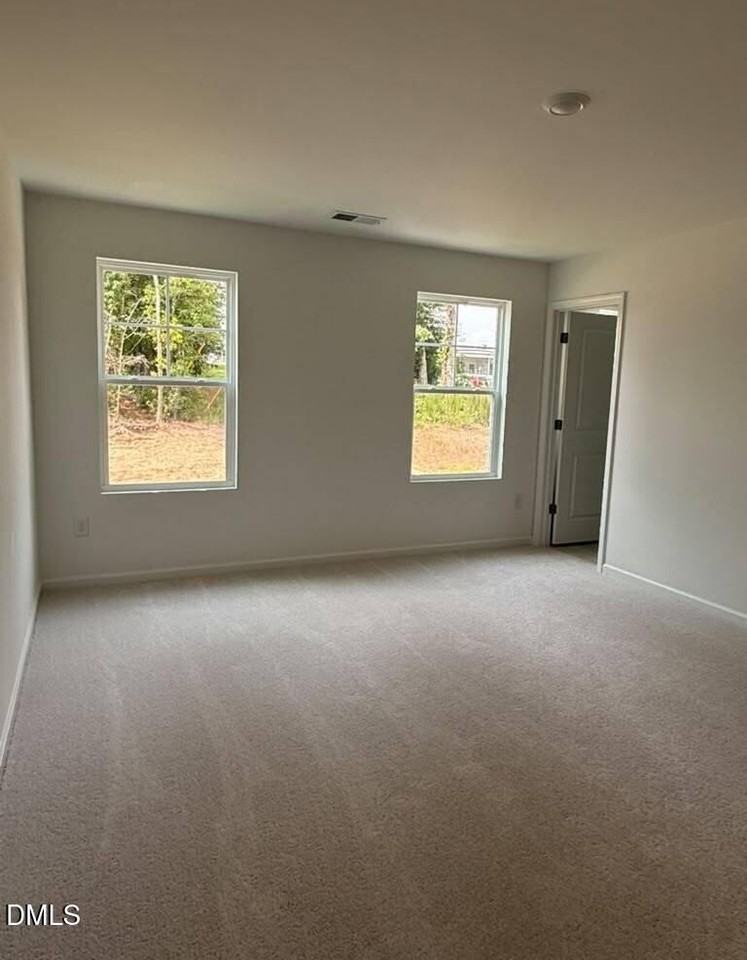 553 Giovanni Dr - Photo 6 of 18