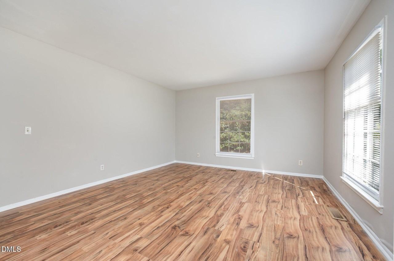 104 Deblyn Ct - Photo 4 of 11