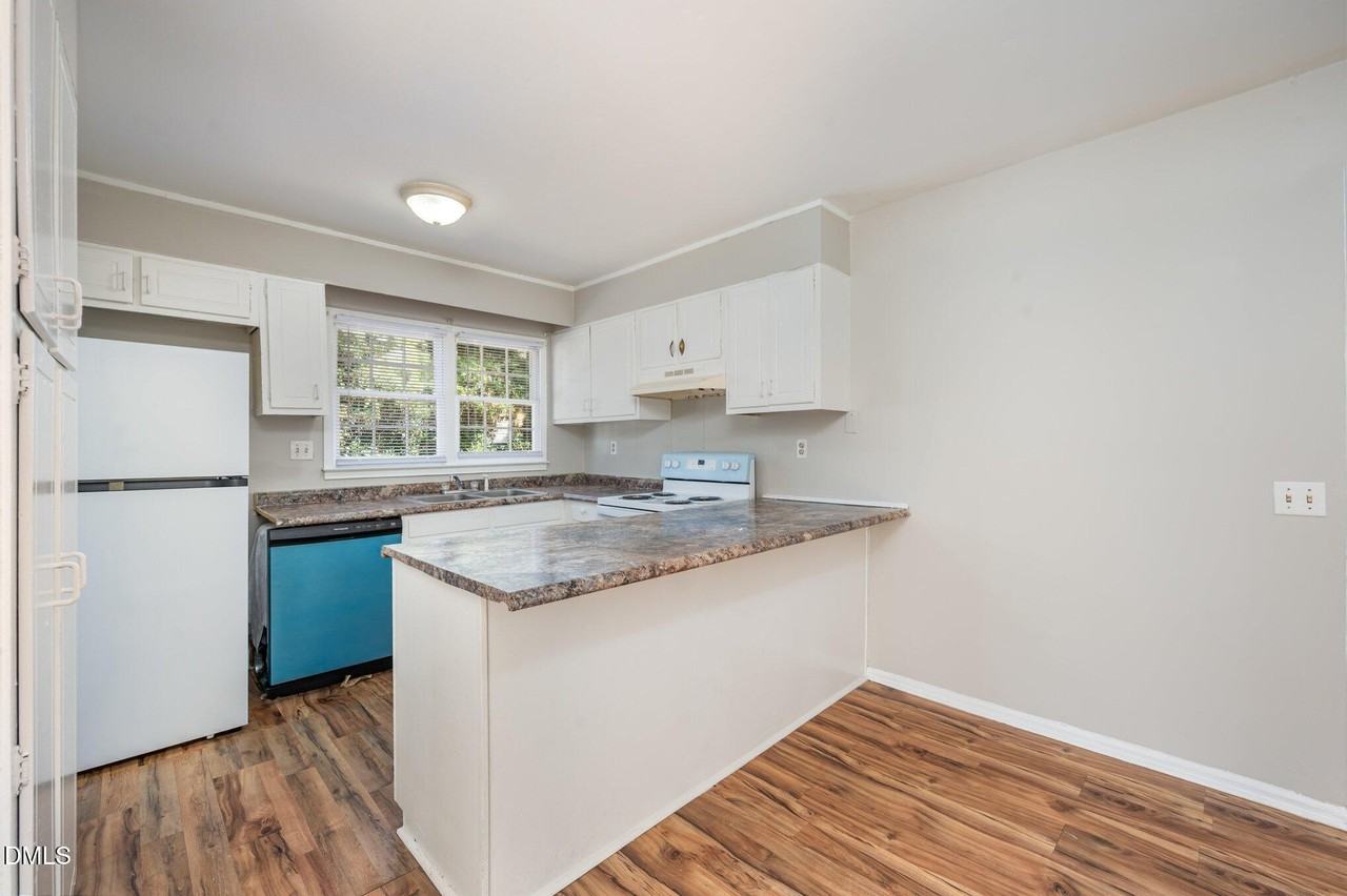 104 Deblyn Ct - Photo 7 of 11