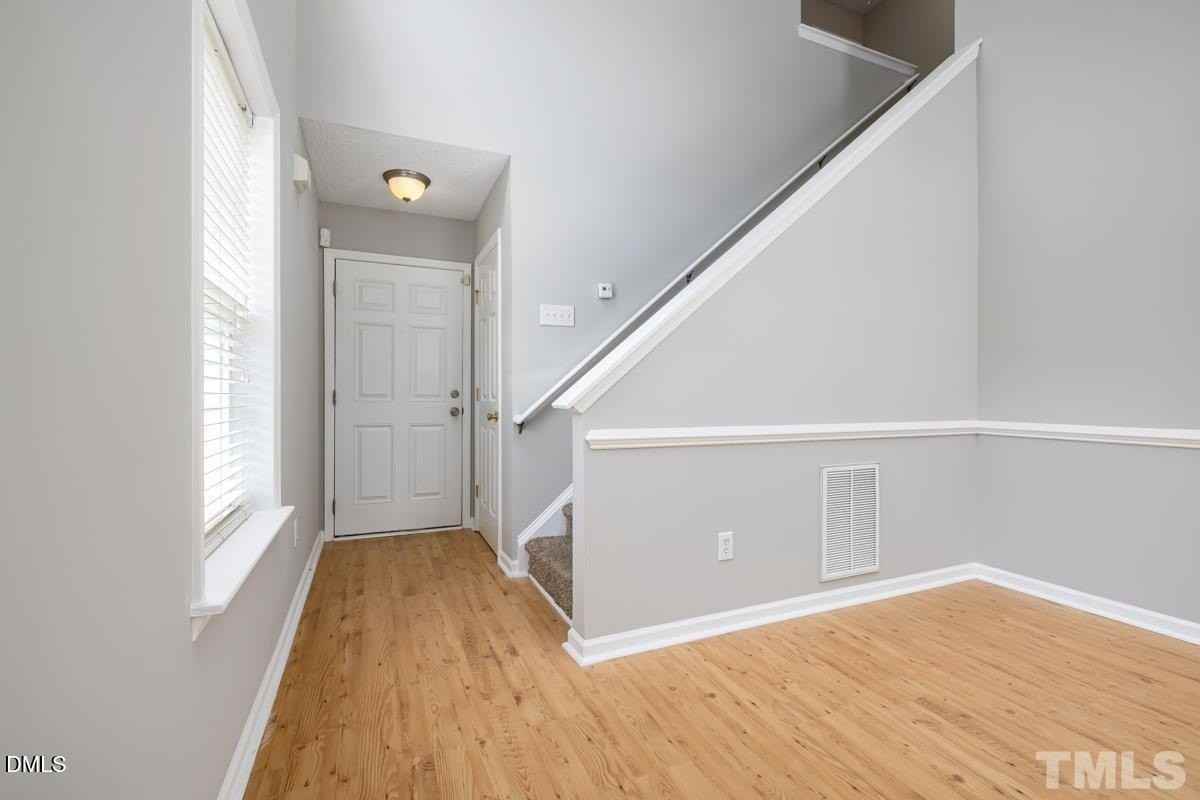 100 Lacombe Ct - Photo 4 of 20