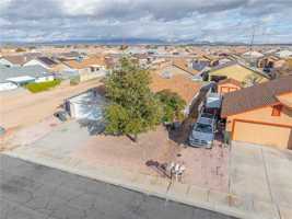 featured image of 3422 Cypress St