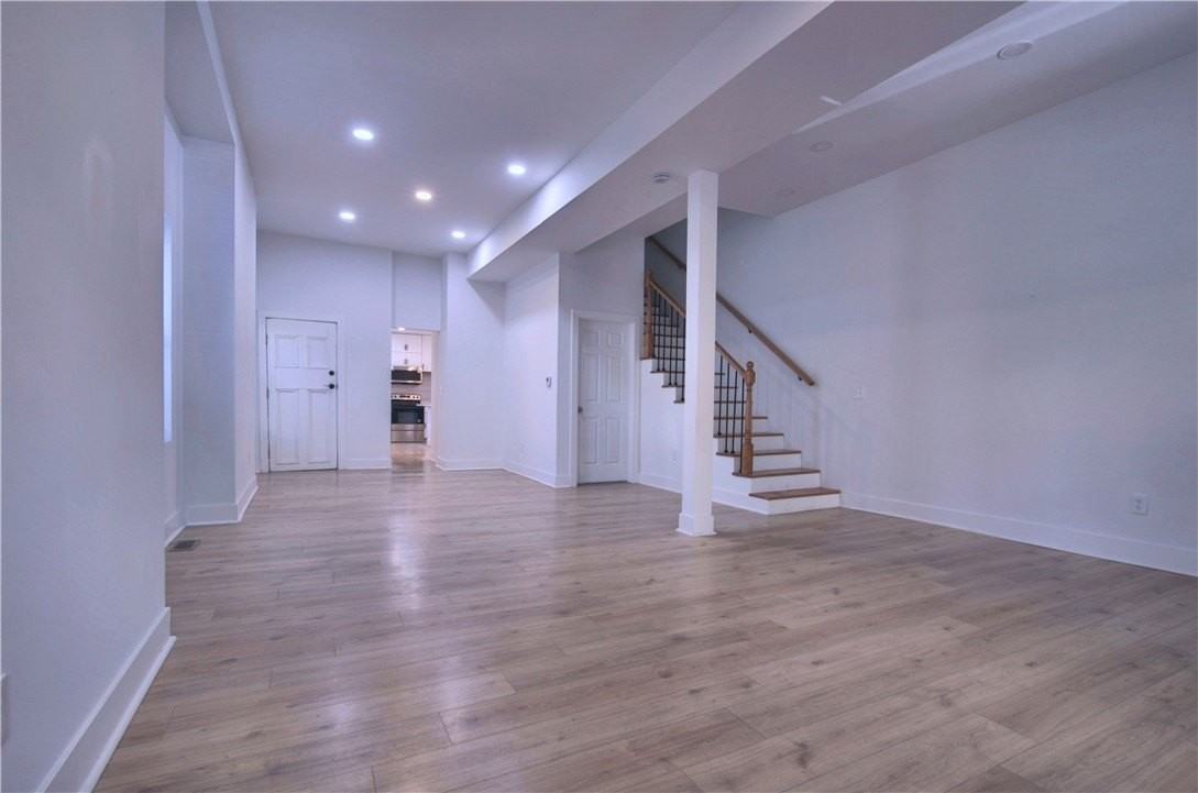 1327 Reddour St - Photo 4 of 27