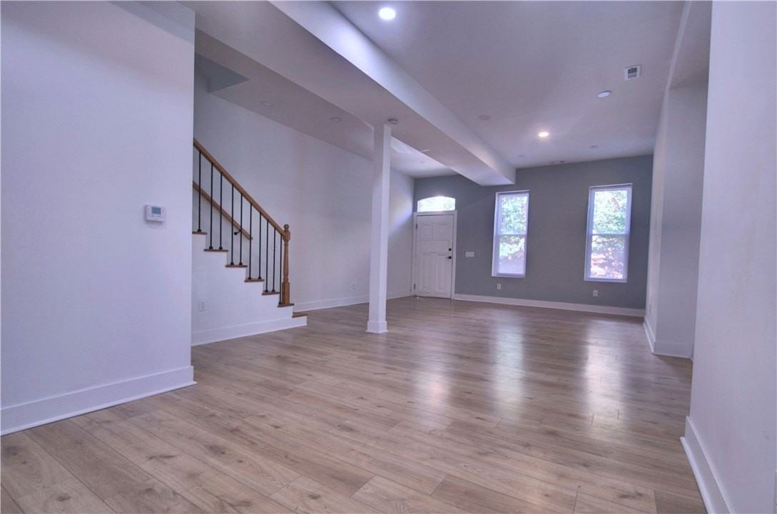 1327 Reddour St - Photo 5 of 27
