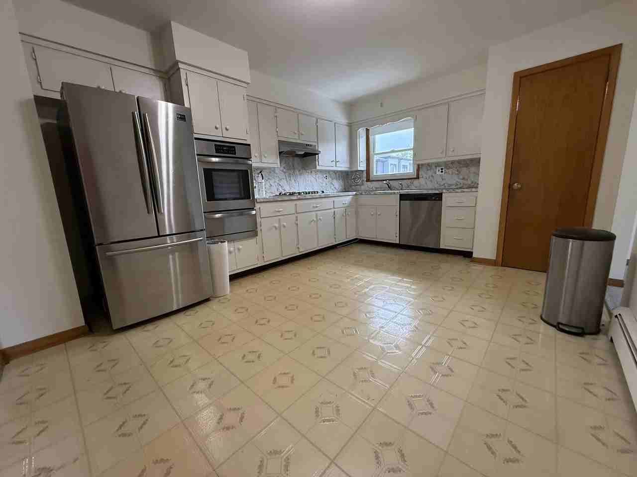 366 Wilson Ave #2 - Photo 3 of 8