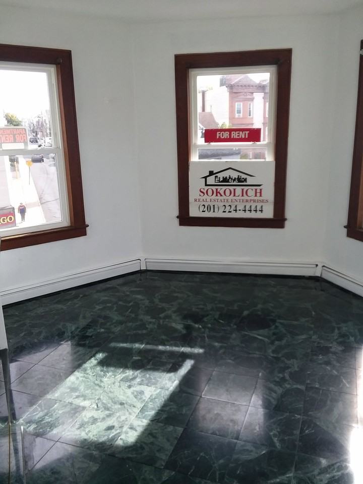 647 Anderson Ave - Photo 2 of 6