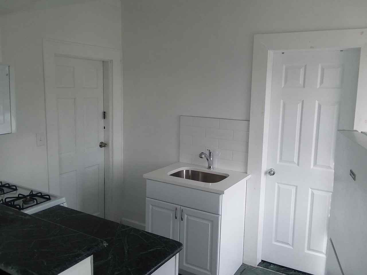 647 Anderson Ave - Photo 5 of 6