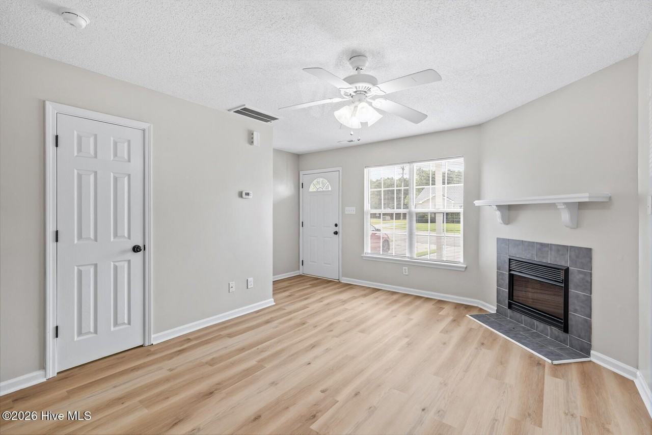 1095 W Pueblo Dr - Photo 4 of 17