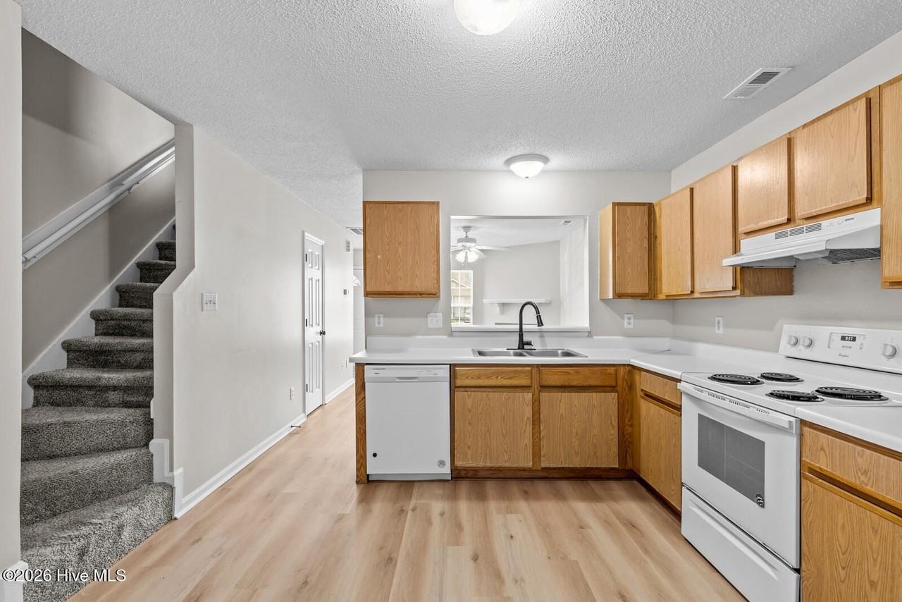 1095 W Pueblo Dr - Photo 7 of 17