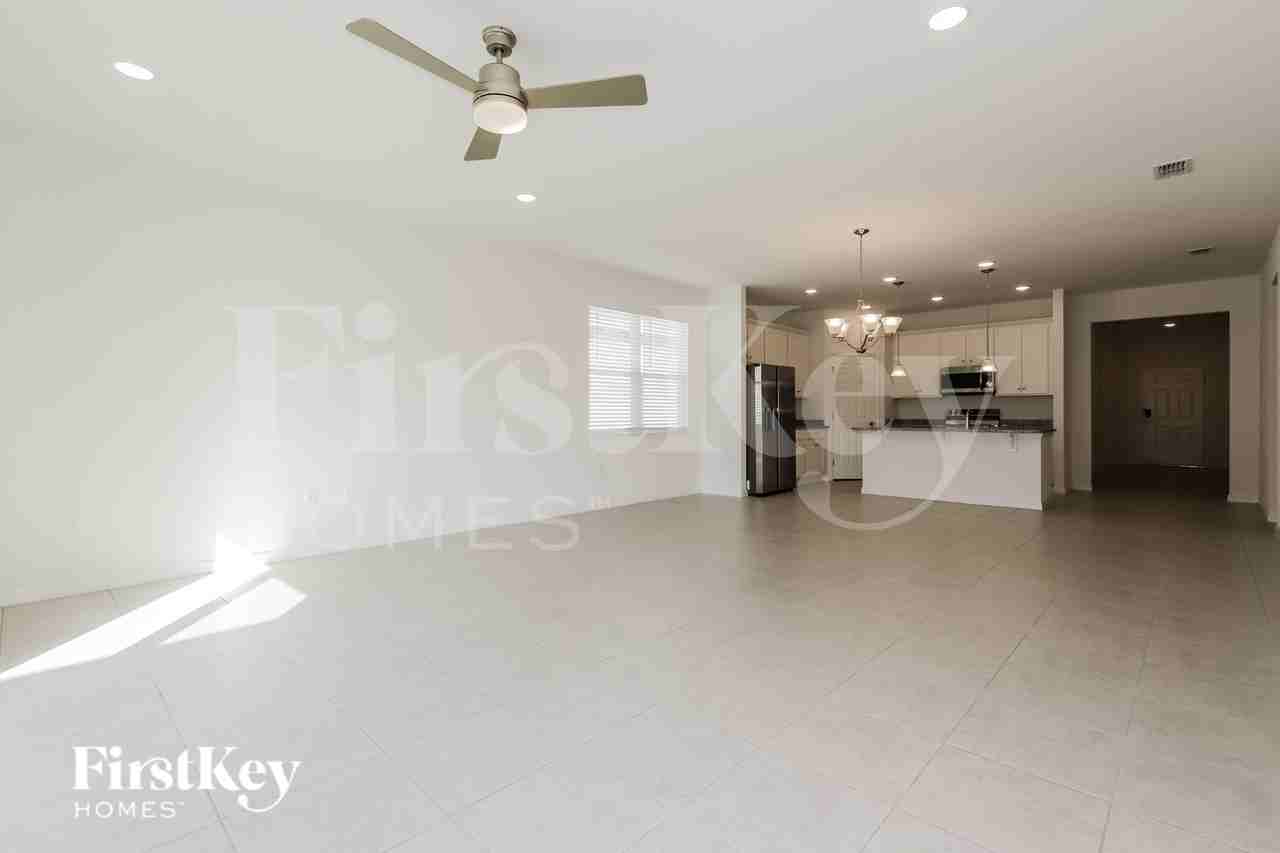 585 Crown Rose Dr - Photo 3 of 16