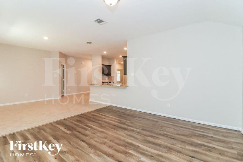 704 Walls Blvd - Photo 2 of 15