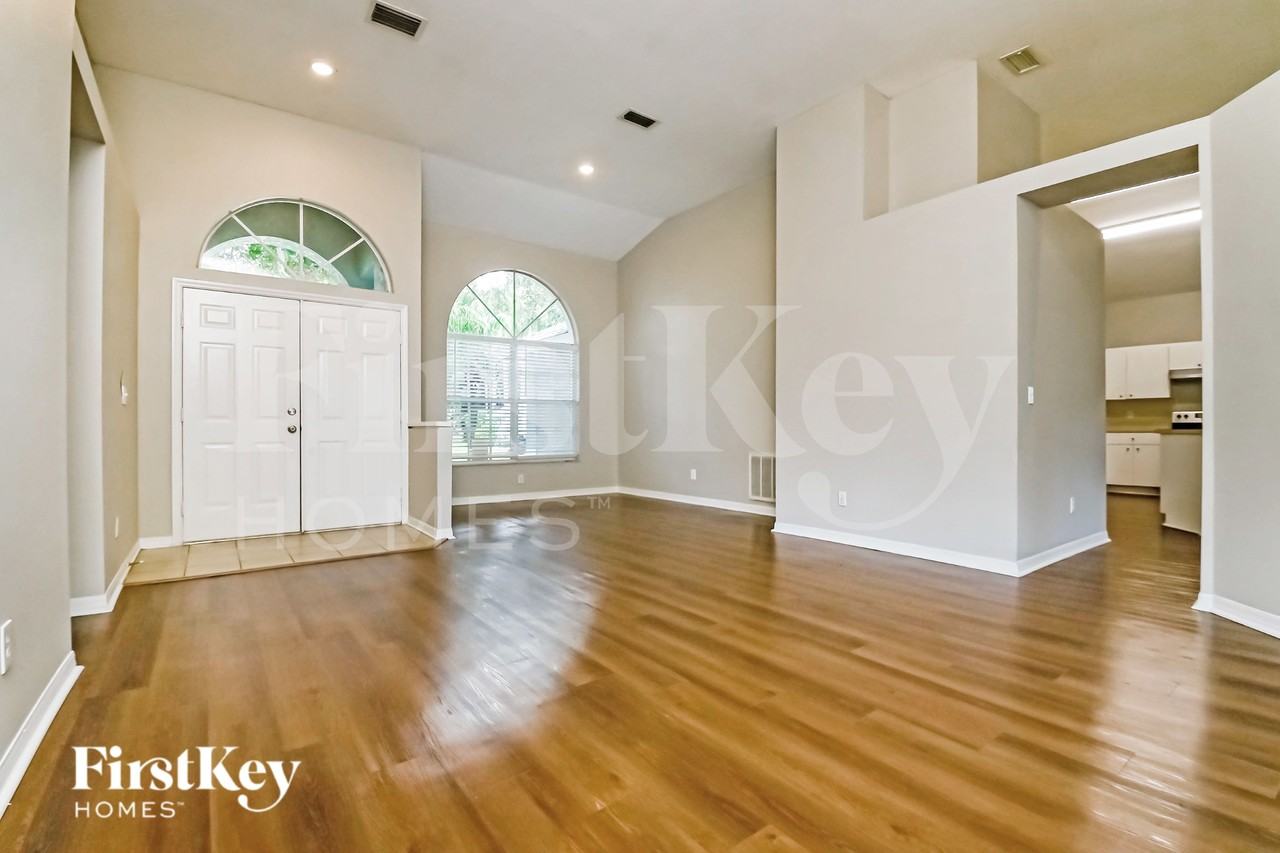 4413 Winding River Dr - Photo 2 of 16
