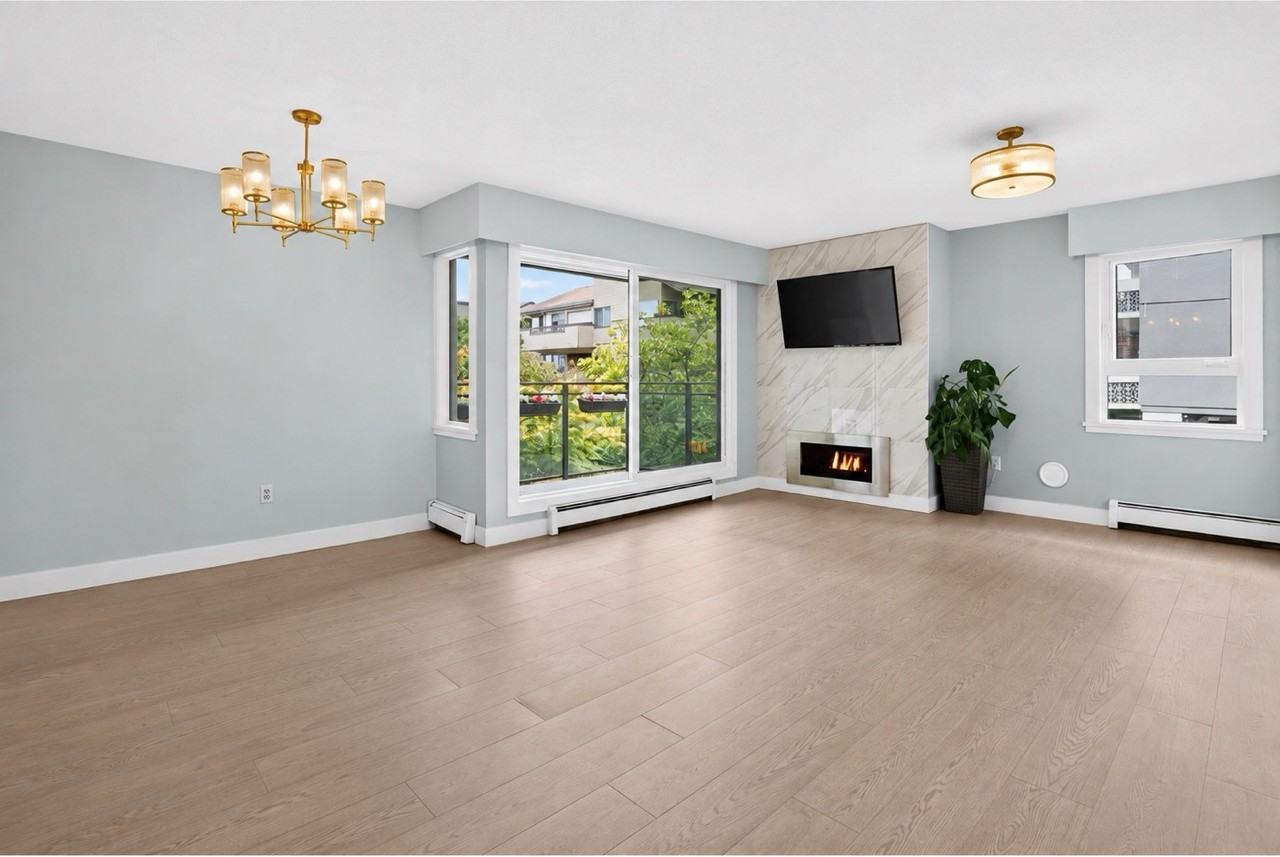 1340 Duchess Ave - Photo 3 of 9