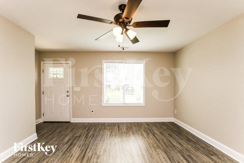 96 Peachtree Ave Nw - Photo 2 of 15