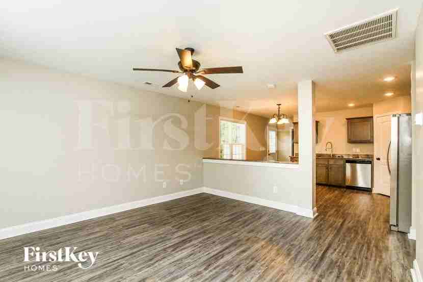96 Peachtree Ave Nw - Photo 3 of 15