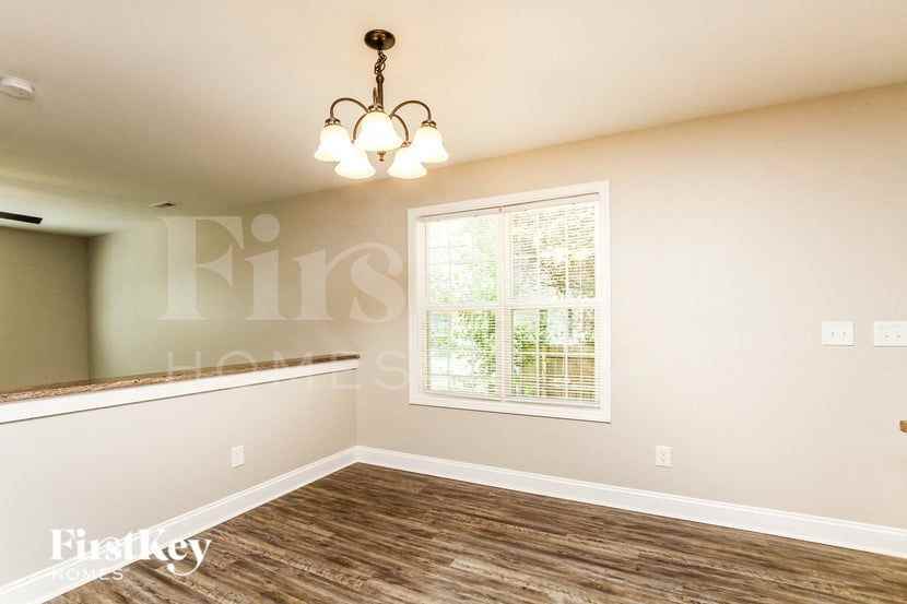 96 Peachtree Ave Nw - Photo 5 of 15