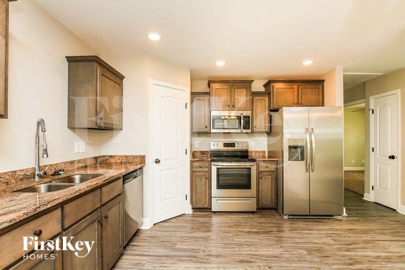 96 Peachtree Ave Nw - Photo 6 of 15