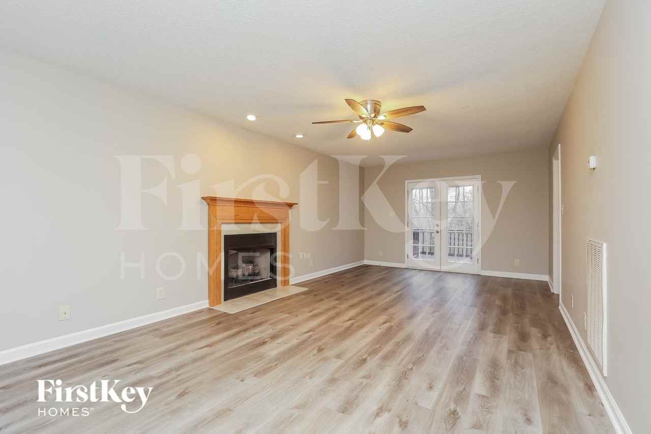 914 Hedge Apple Dr - Photo 2 of 15