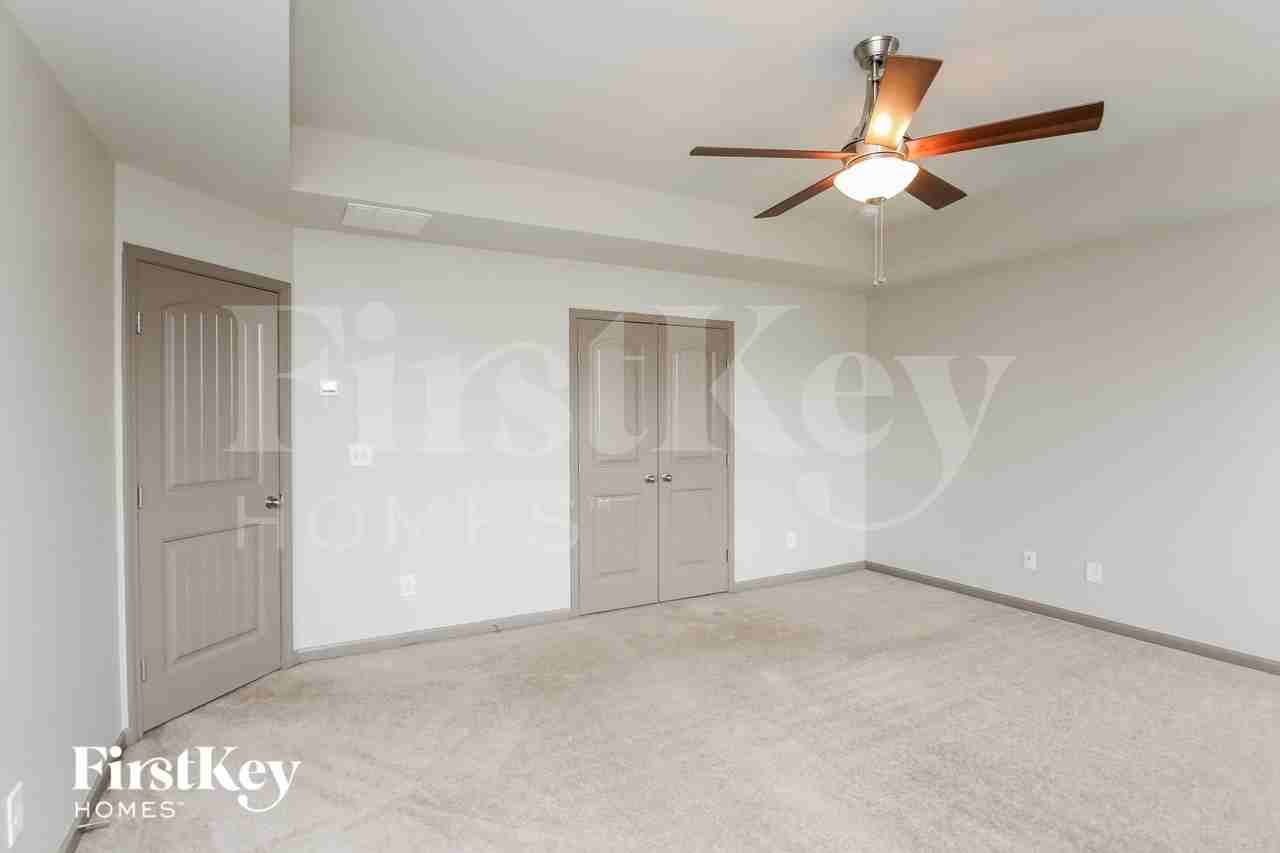 270 Freedom Pkwy - Photo 7 of 15