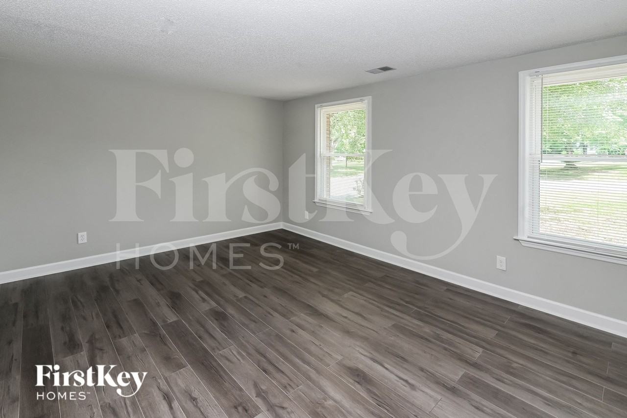 10800 Balbriggan Ct - Photo 5 of 15