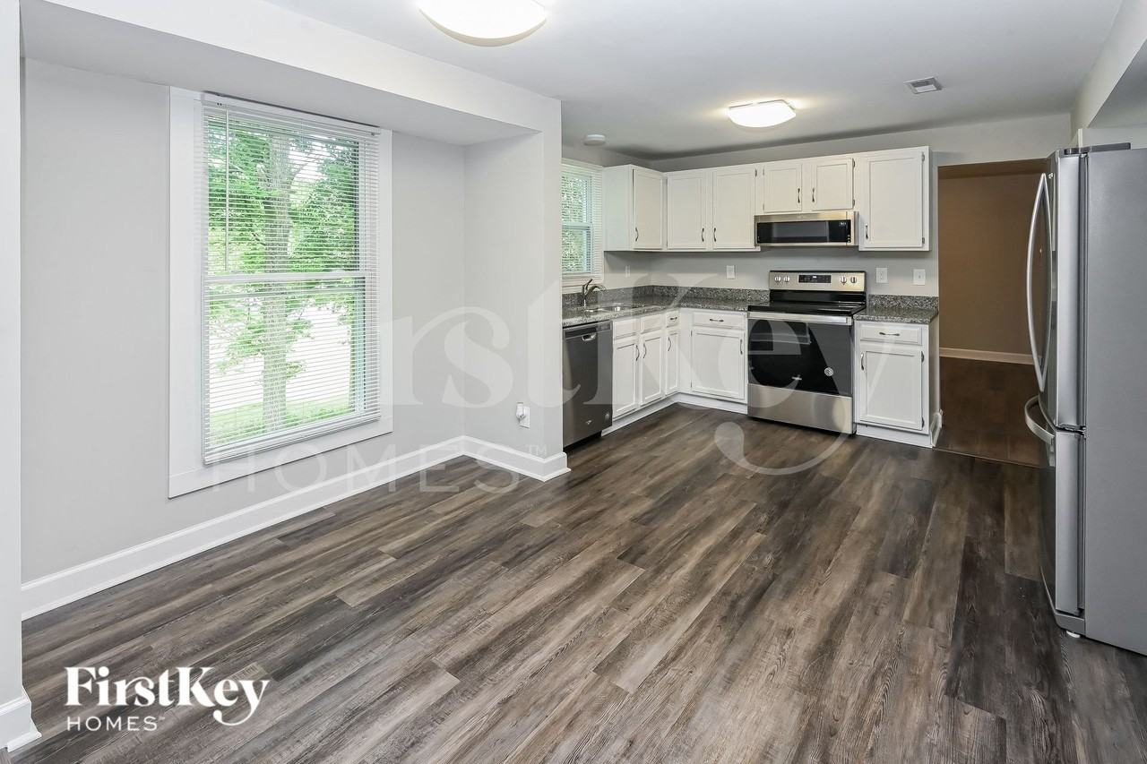 10800 Balbriggan Ct - Photo 6 of 15