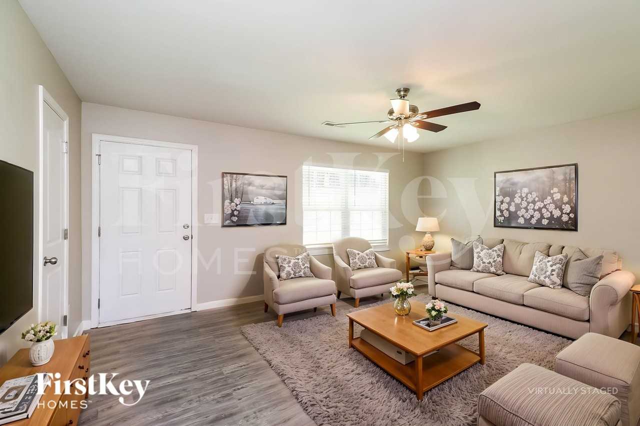 910 Park Rd - Photo 4 of 19