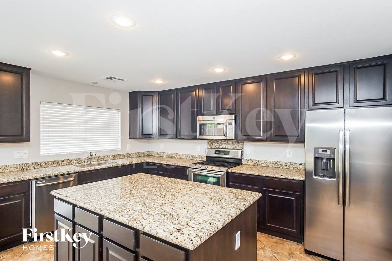 4904 Naff Ridge Dr - Photo 5 of 15