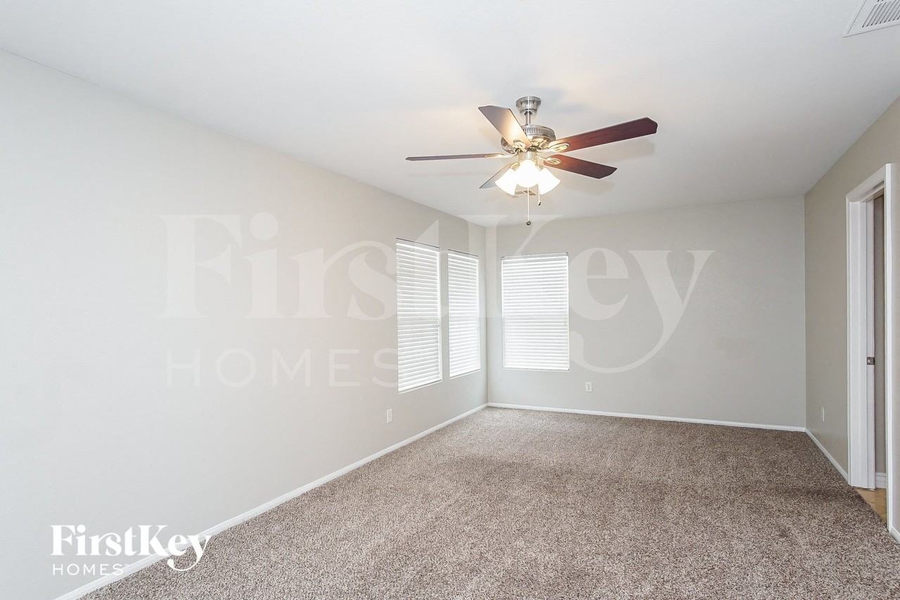 4904 Naff Ridge Dr - Photo 7 of 15