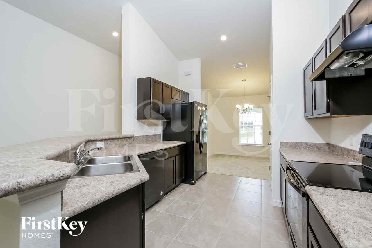 4611 Belladonna Ave - Photo 6 of 16