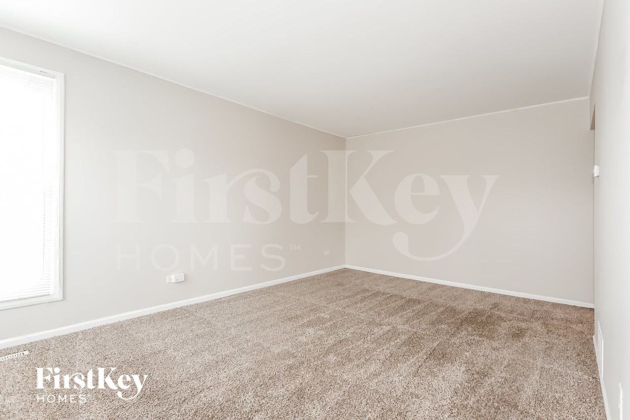 4600 W 79th Pl - Photo 4 of 15