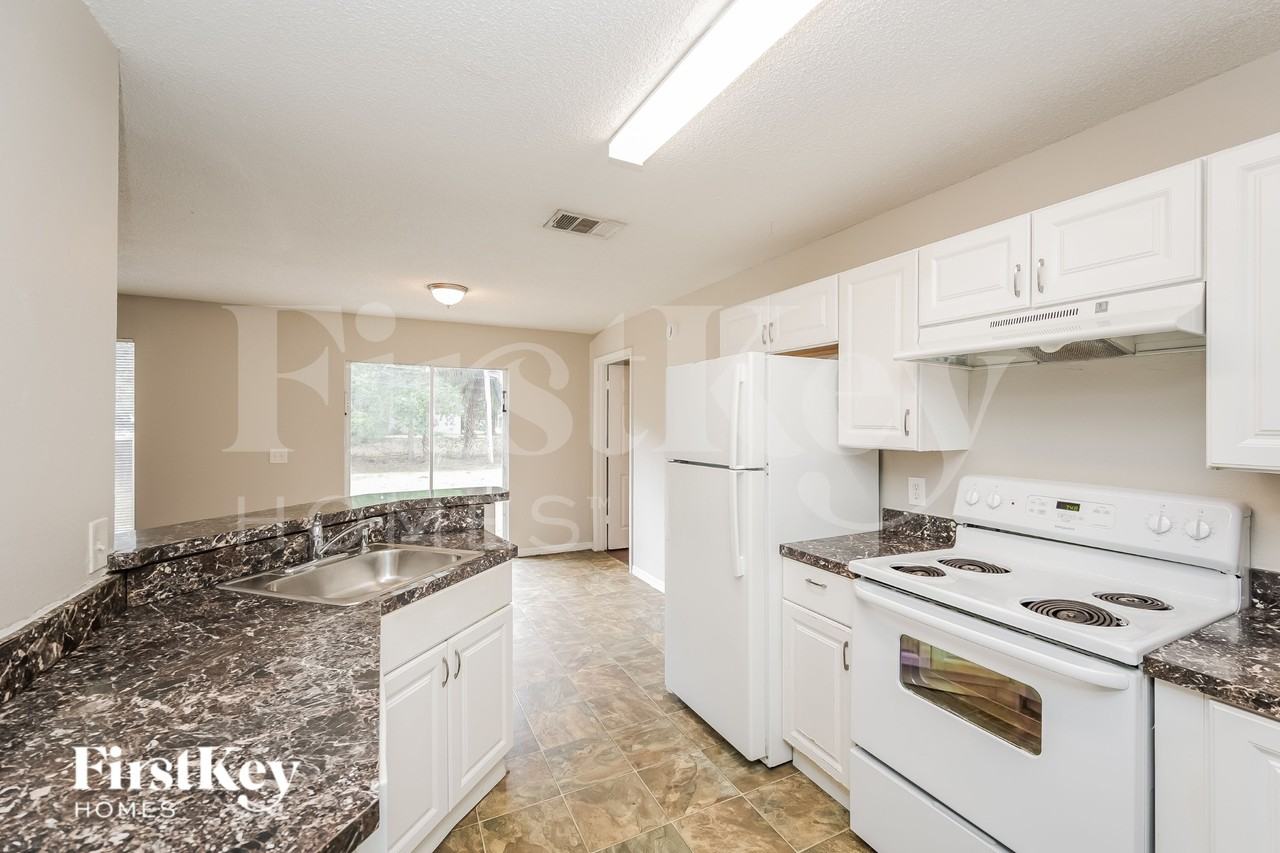 420 Clay St - Photo 6 of 16