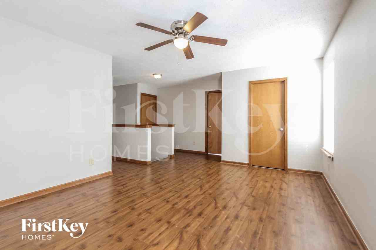 301 Sunbeam Ln - Photo 6 of 15
