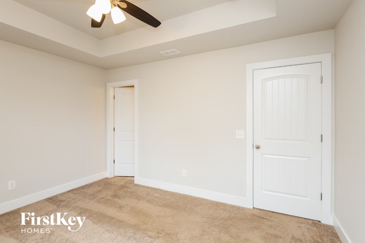 2375 Belaire Dr - Photo 7 of 15