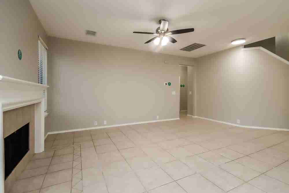 11003 Sentry Ct - Photo 5 of 17